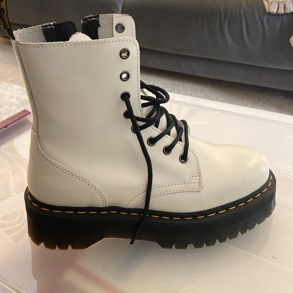 *SOLD* Doc Marten Jadon UK version white platform side zip boot size 8.5 - Picture 5 of 16